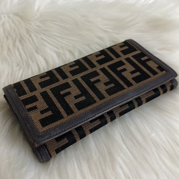 💯Authentic Fendi Long Wallet 🍀 - Picture 6 of 16
